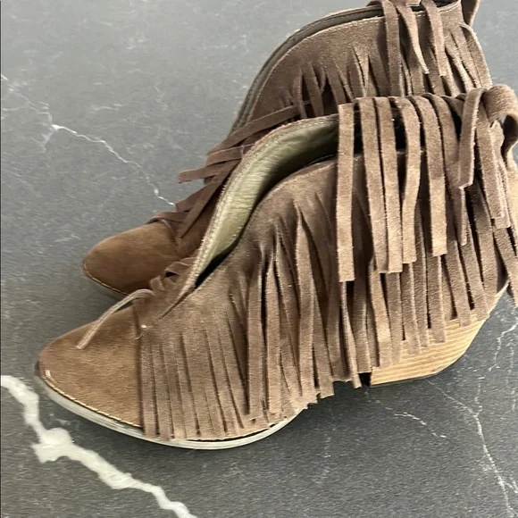 Fringed Suede Women's Shoes - Brown - Picture 2 of 2